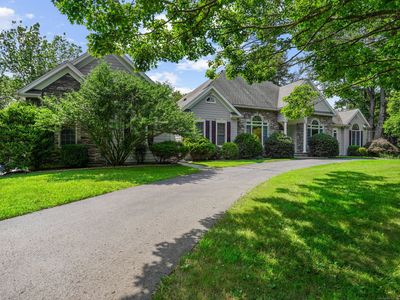 20 Country Court, Woodbridge, CT, 06525