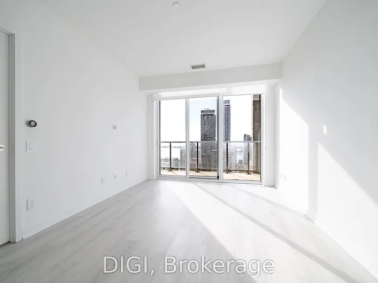 57 Spadina Ave #810 — Photo 12