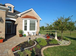 25 E Francesa Ct, Farmingdale, NJ 07727