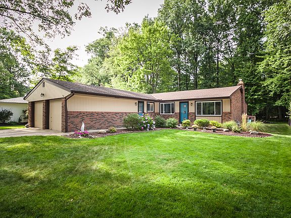 5th image of 26490 Strawberry Ln