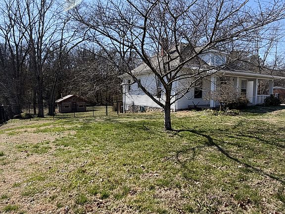 3rd image of 353 Tusculum Rd