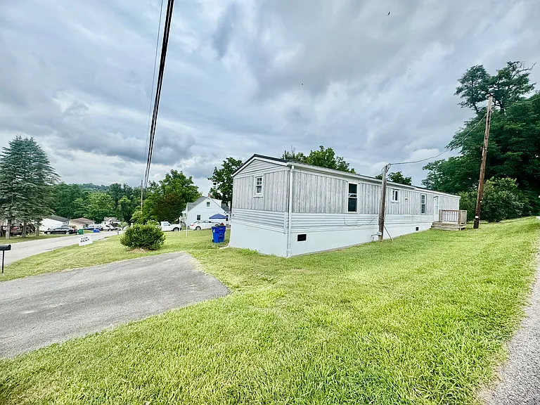 490 Harless St — Photo 20