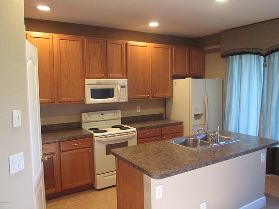 3rd image of 766 Ventura Dr #766