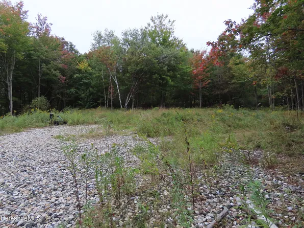 23 S County Rd, Florida, MA 01247
