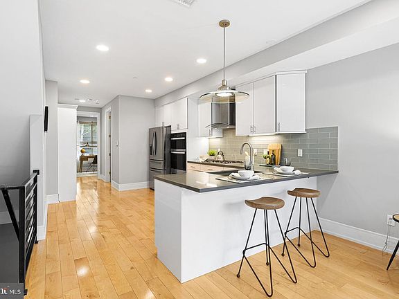 5th image of 1004 S 17th St #A