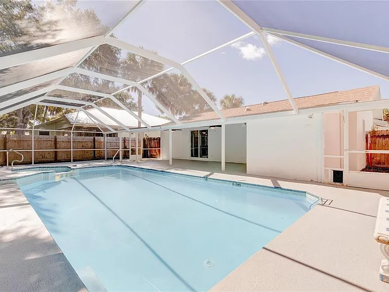 2261 S Flagler Ave — Photo 44