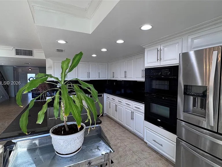 903 NE 27th Ave #903 — Photo 8