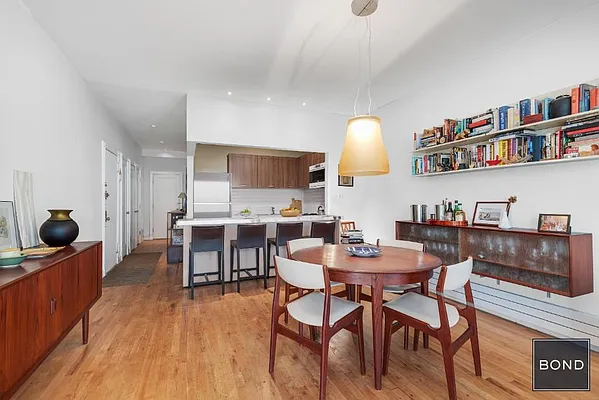 Sold by Bond New York | media 5