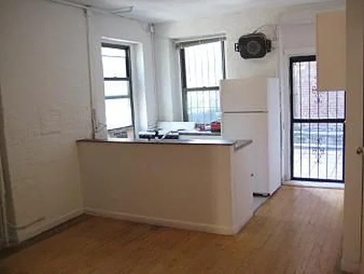 Rented by Triumph Property Group | media 23