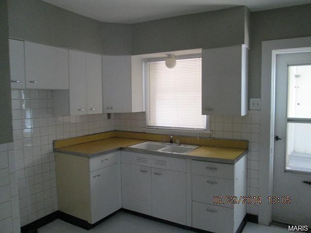 2nd image of 300 Degenhardt Ave