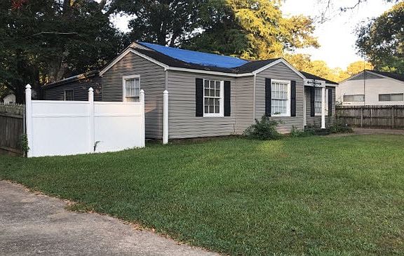 3rd image of 3802 Englewood Ln