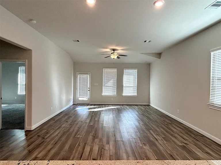4326 Pale Fox Ln — Photo 30
