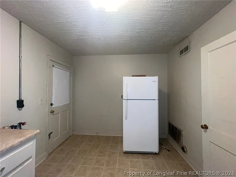 507 Martine Rd — Photo 5