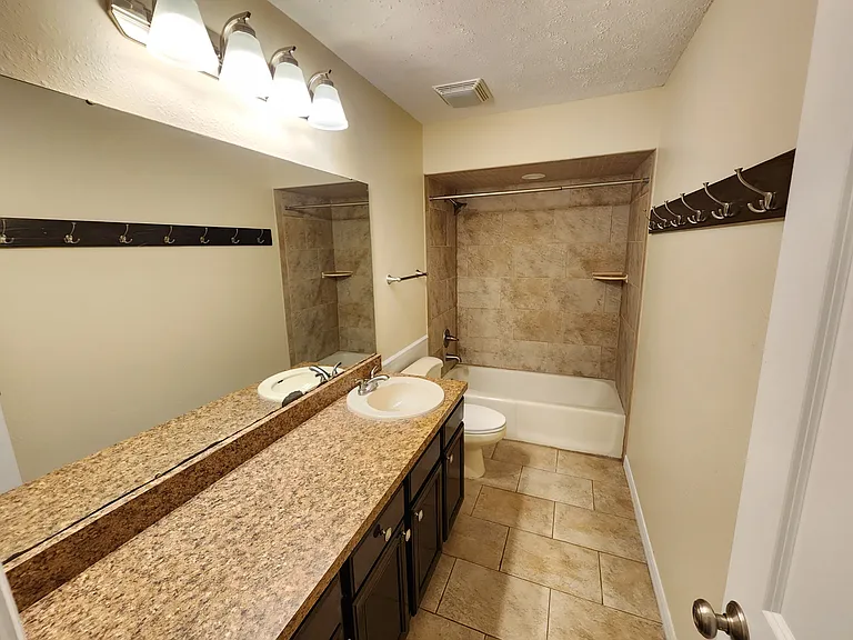 2403 Stonehill Ave — Photo 17