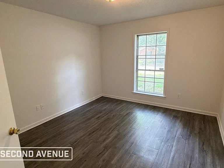 5052 Cedrick Ave — Photo 11