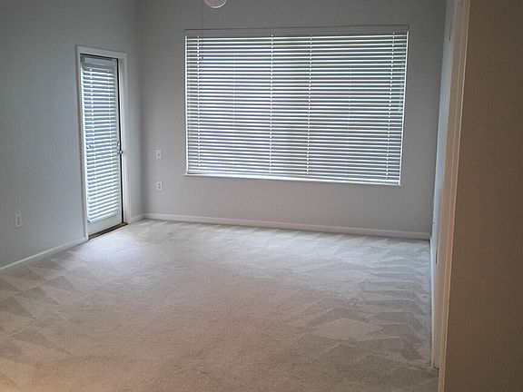 4th image of 10550 Baymeadows Rd Unit 617