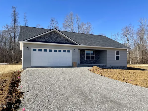 160 Meadow Dr, Oliver Springs, TN 37840