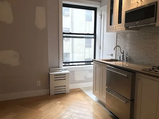 Rented by Beekman Street Realty | media 16
