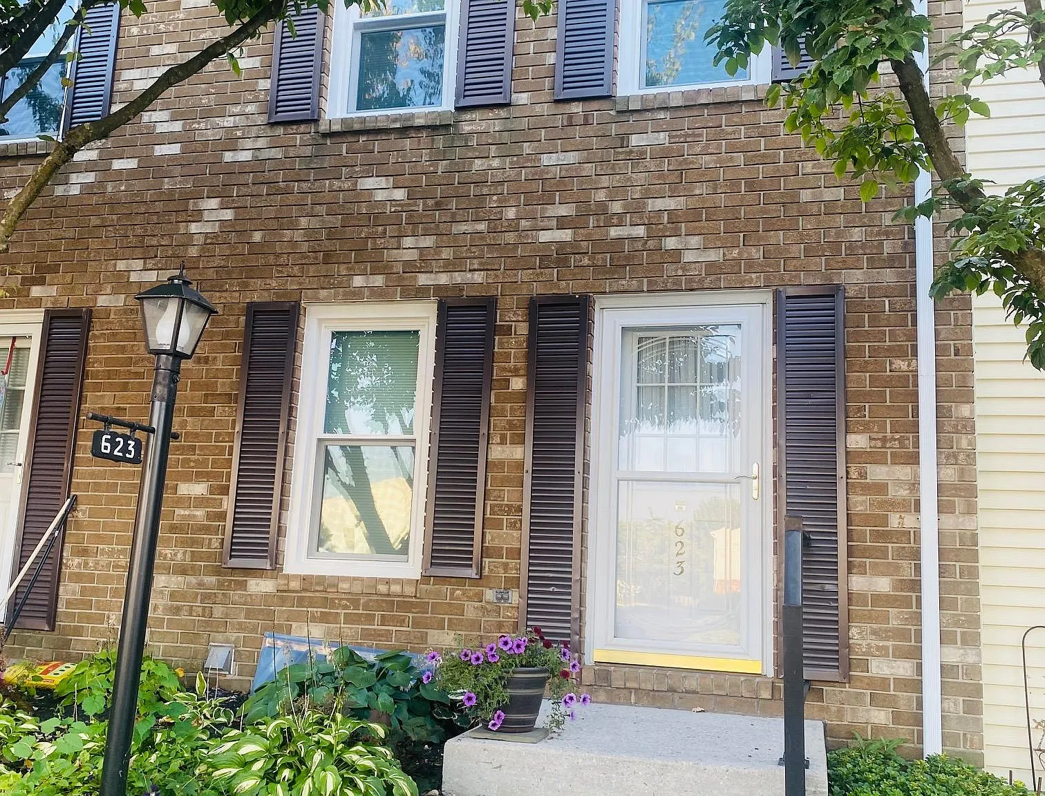 2 bed, 1.5 bath, 1024 sqft, $1,800 — Photo 2