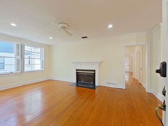4th image of 1754 Moro Ave