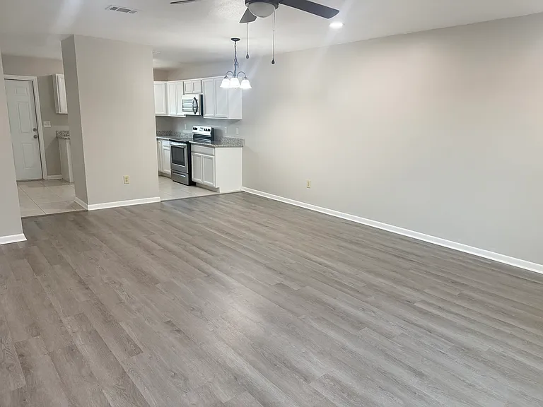 1909 Presidio St #2 — Photo 3