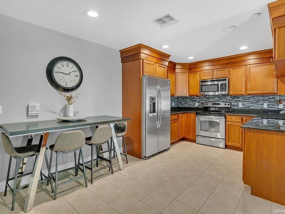 1st image of 208 Okeefe Ct