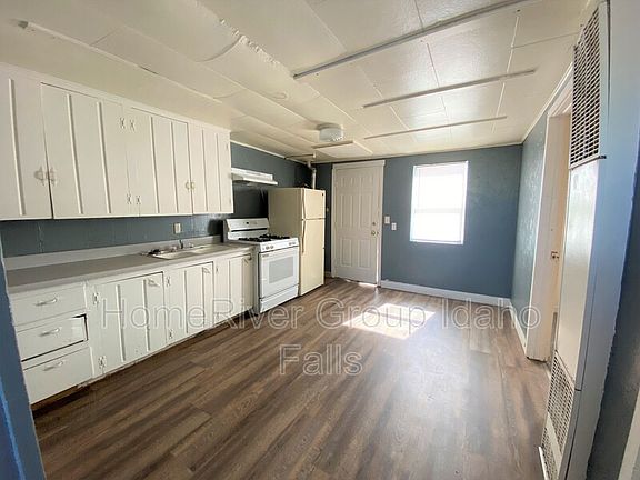 2nd image of 2001 W Broadway St APT 18