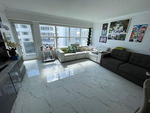 4th image of 3700 Galt Ocean Dr APT 306