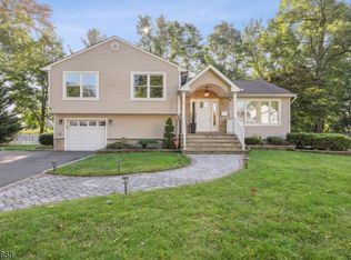79 Skyline Dr, Clark, NJ 07066
