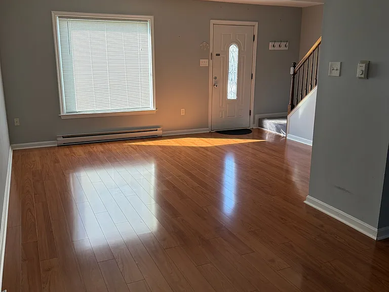 3 Courtland St — Photo 3