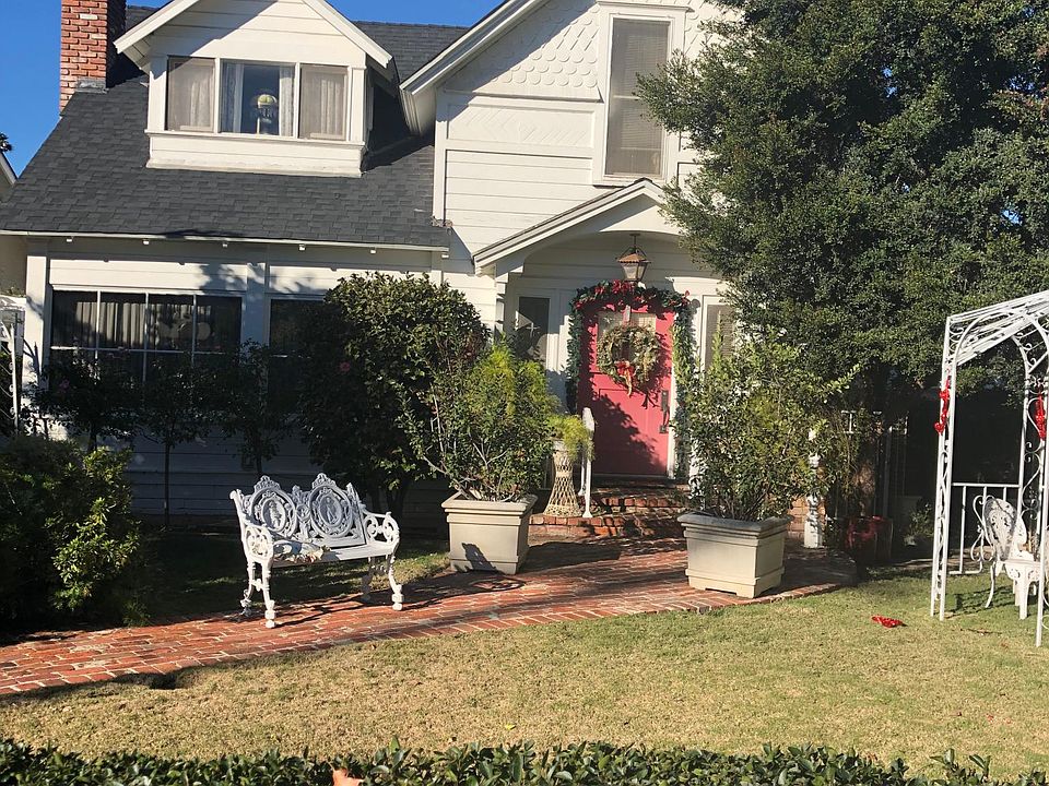 2nd image of 327 N Vermont Ave