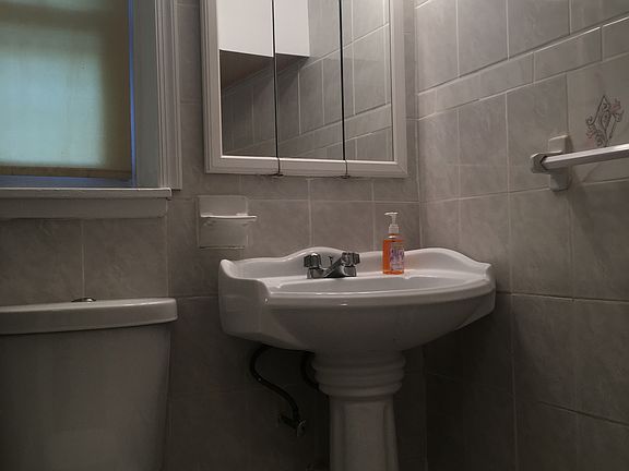4th image of 10021 Avenue L #1