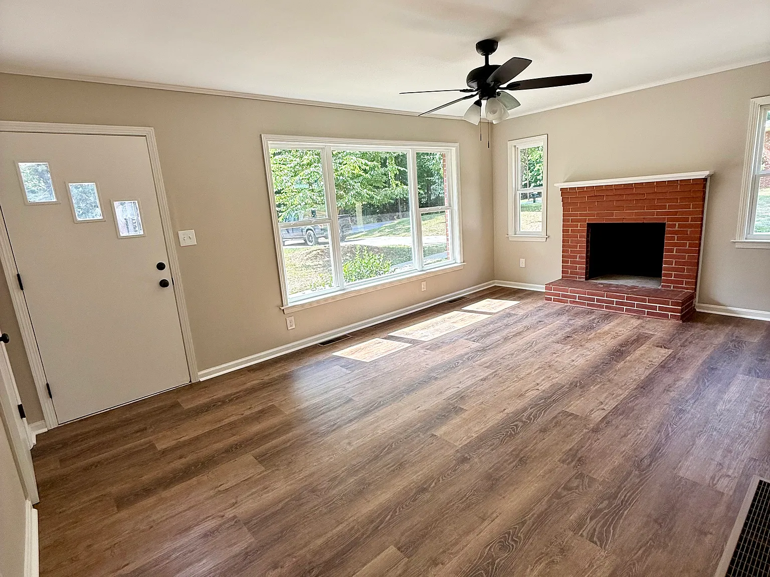 9116 Woodhaven Dr NW — Photo 4