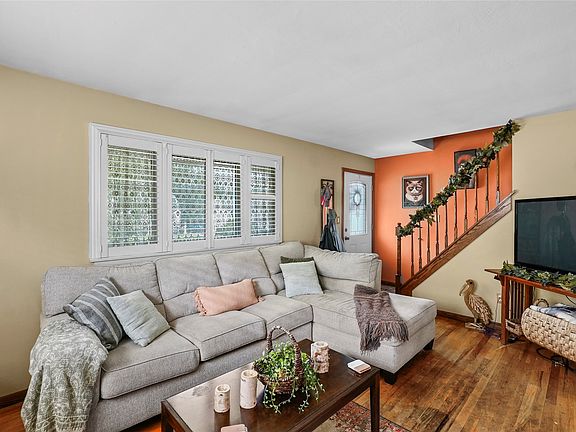 4th image of 4019 Washington Ave