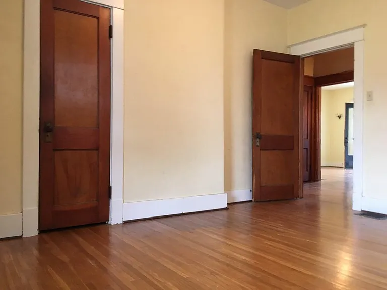 1020 Charles St — Photo 4