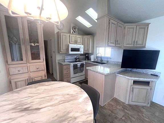 4th image of 13650 N Frontage Rd #254