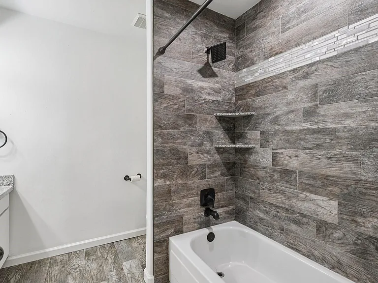 3919 Galway Ln — Photo 17