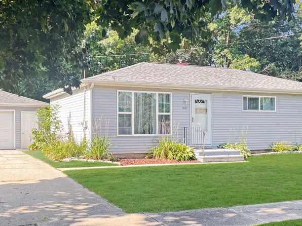 1665 Birch St, Green Bay, WI 54304