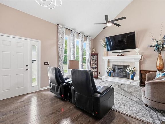 3rd image of 5900 Meadowsweet Ln