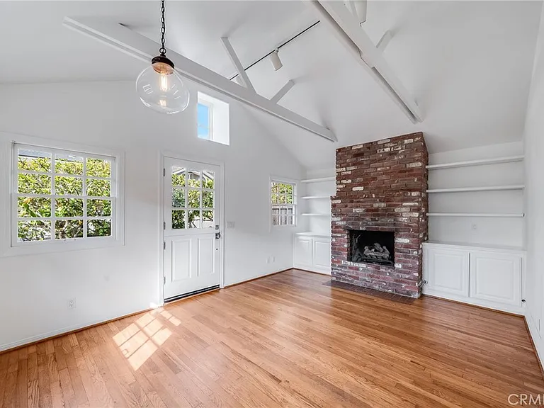 1641 Catalina — Photo 3