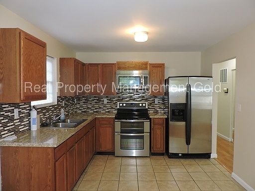 3rd image of 22174 Donaldson Dr
