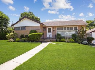 1504 Dieman Ln, East Meadow, NY 11554