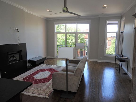 5th image of 1113 N Hermitage Ave #3