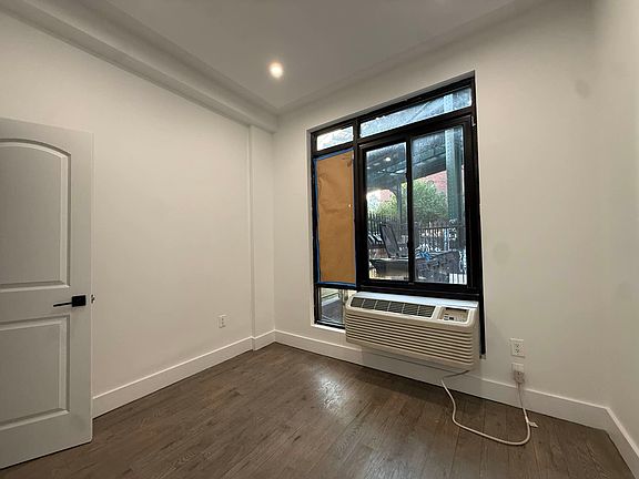 4th image of 83 Suydam St #1