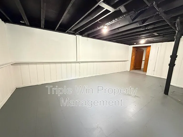 945 Paddock Dr — Photo 35
