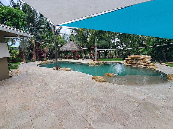 custom pool, 20k gallons
