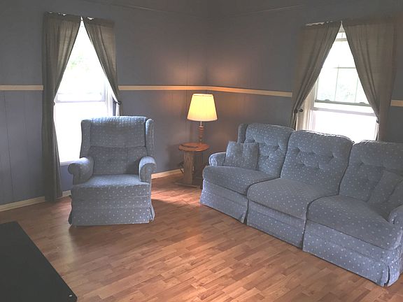 3rd image of 153 N Chestnut St