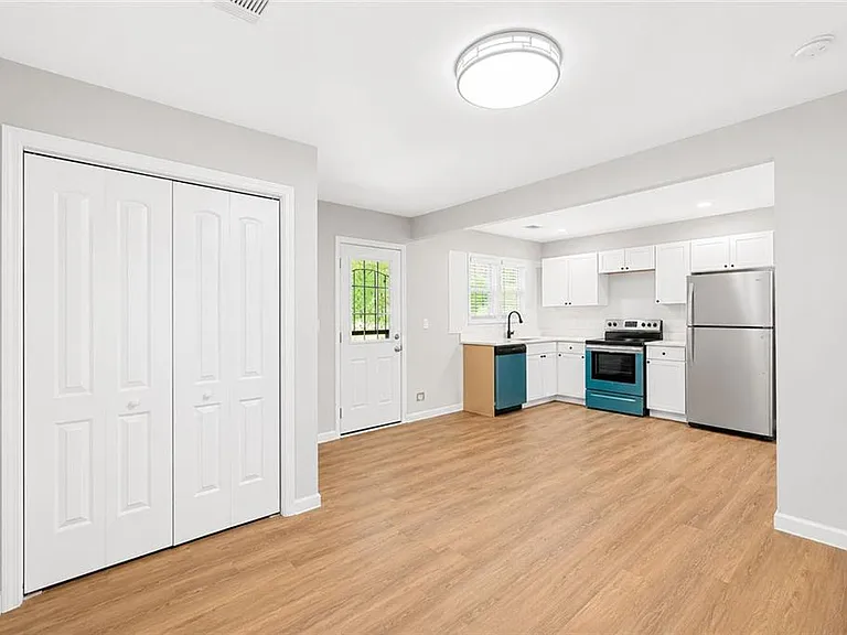 1639 Bridgeport Dr NW — Photo 15