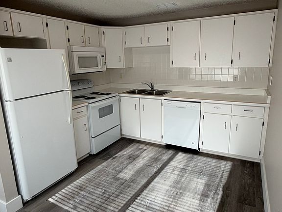 4th image of 1601 Big Tree Rd APT 107