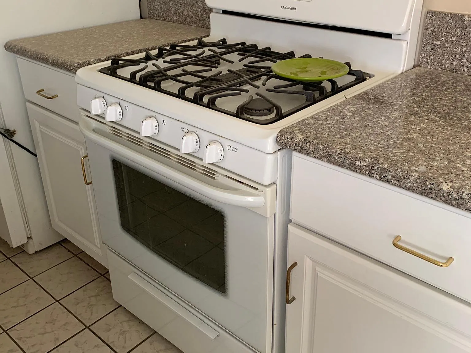 2 bed, 950 sqft, $2,995 — Photo 3